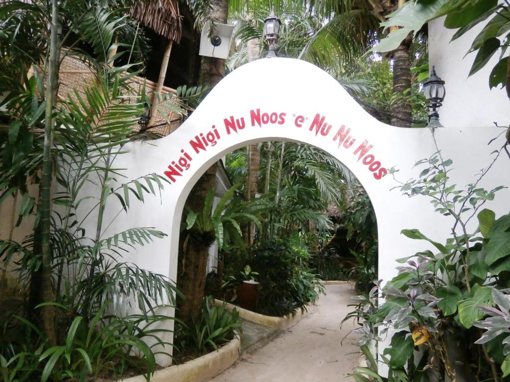 Hotel Nigi Nigi Nu Noos 'E' Nu Nu Noos Balabag  Exterior foto
